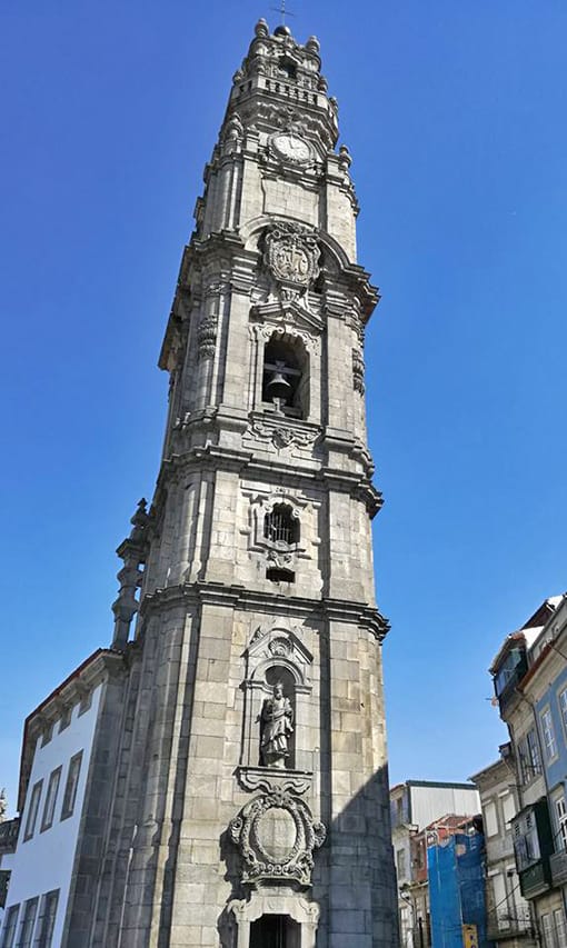 Великолепная башня Клеригос