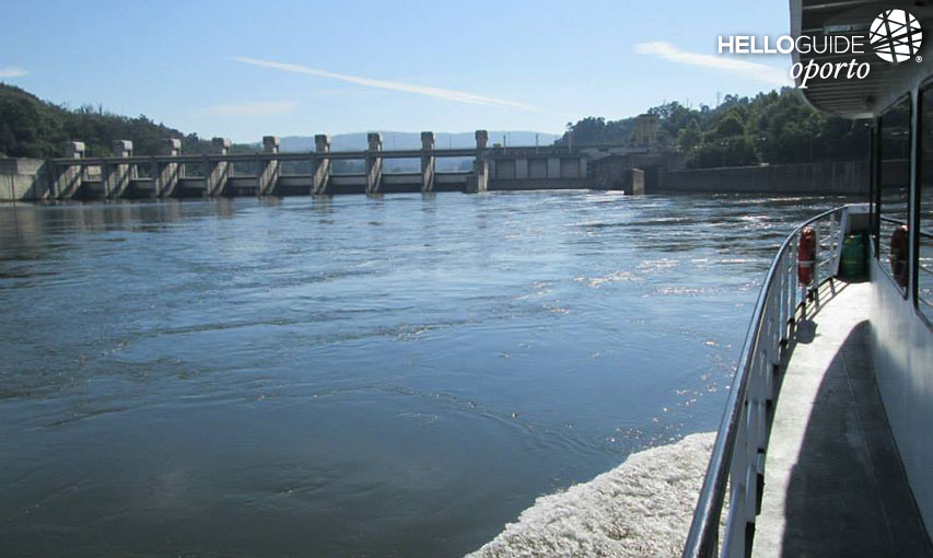 Barrage sur la rivière Douro