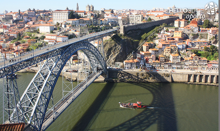 La réflexion du pont